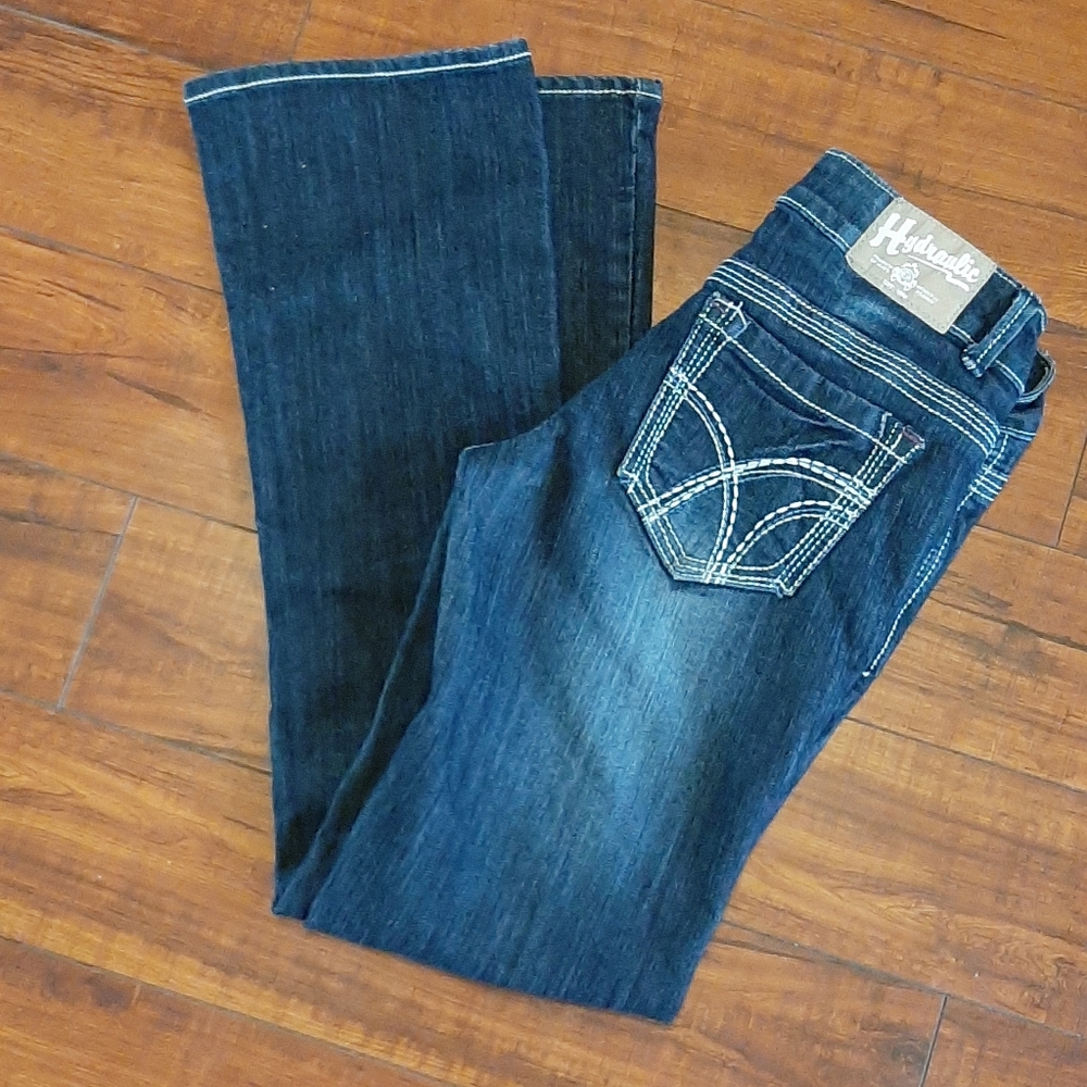 Hydraulic jeans. Short
